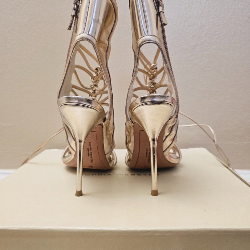 Shoes - Picture 6 of 7